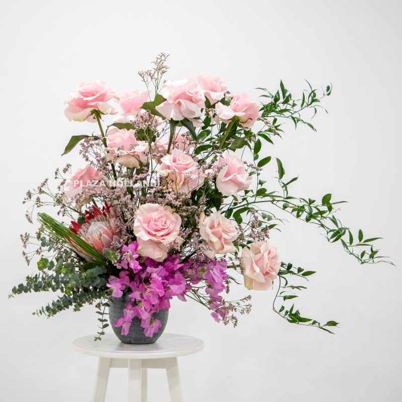 2 Pick flower arrangement