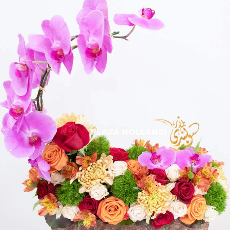RK 02 close up of crescent moon flower arrangement