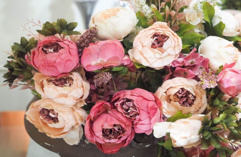 The Meaning of Roses 26 anniversary gift flowers