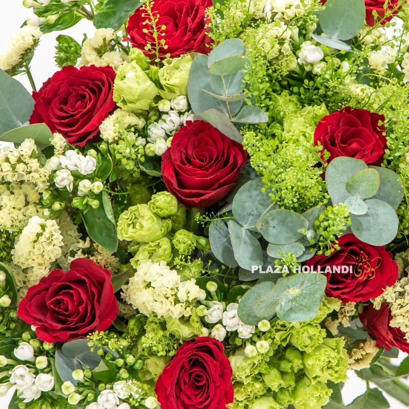 5.1 L close up of red and green flower bouquet