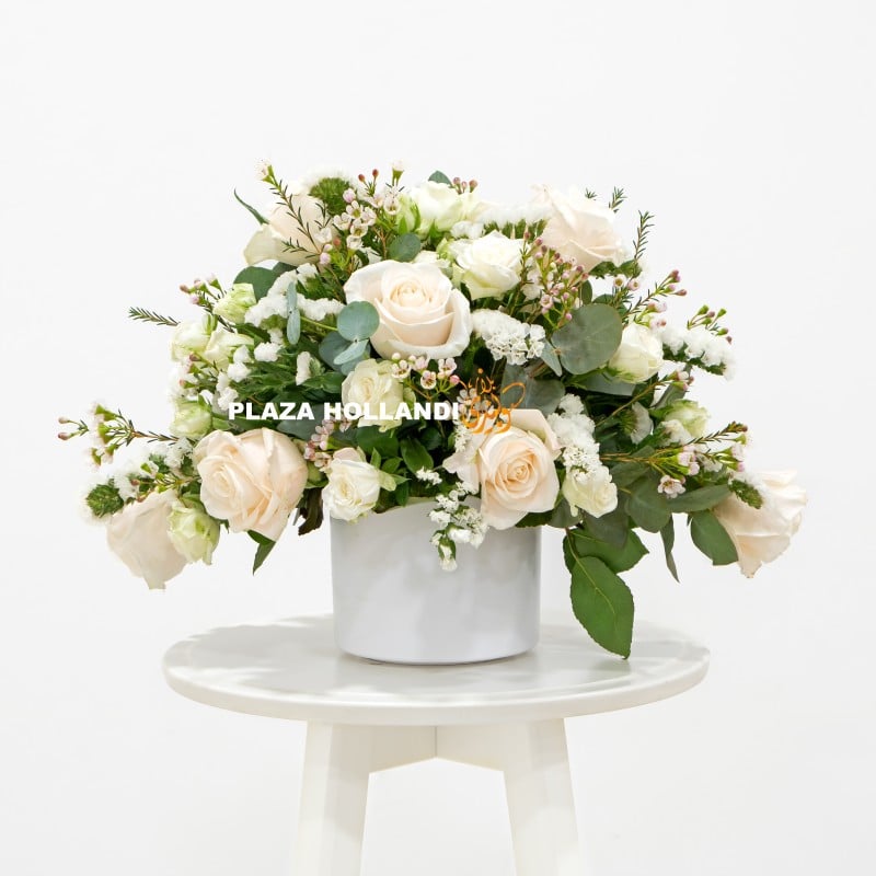 9 LOGO Small white flower arrangement