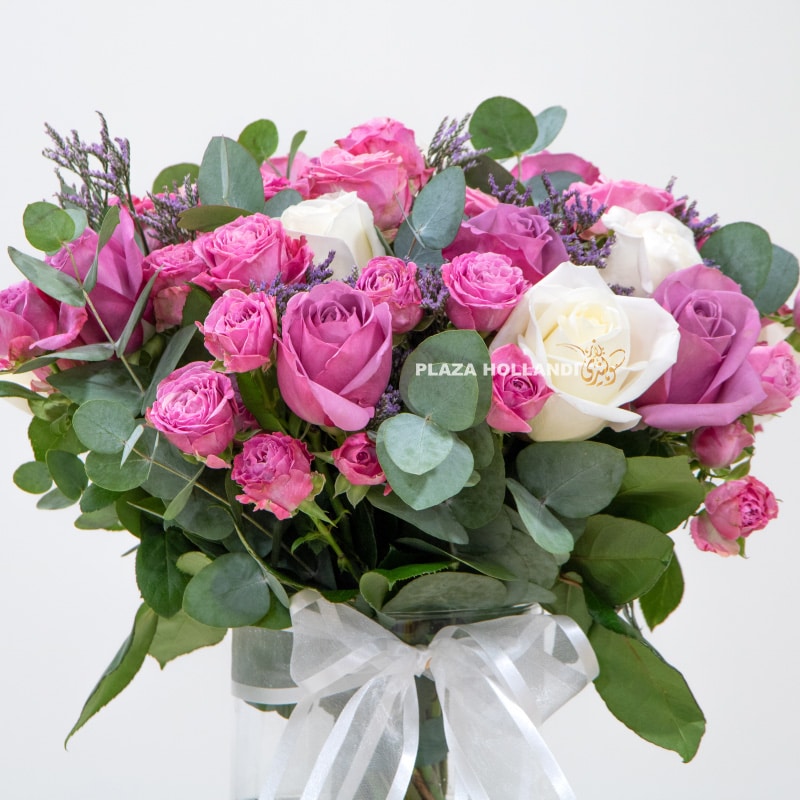 3.2 bouquet of purple spray roses and white roses