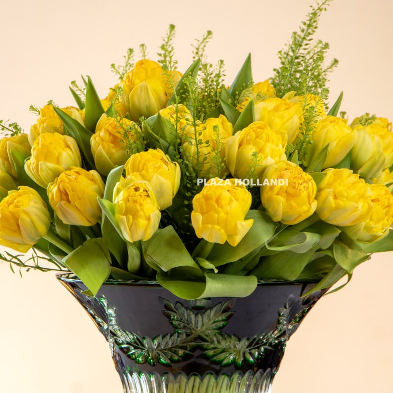 1.7 Yellow tulips in a crystal vase