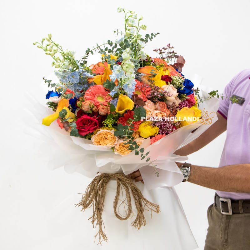 1.4 Big bright flower bouquet