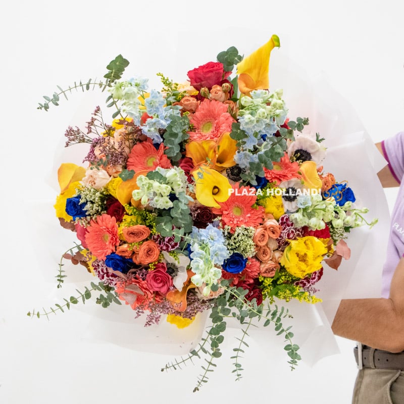 1.5 Big bright flower bouquet