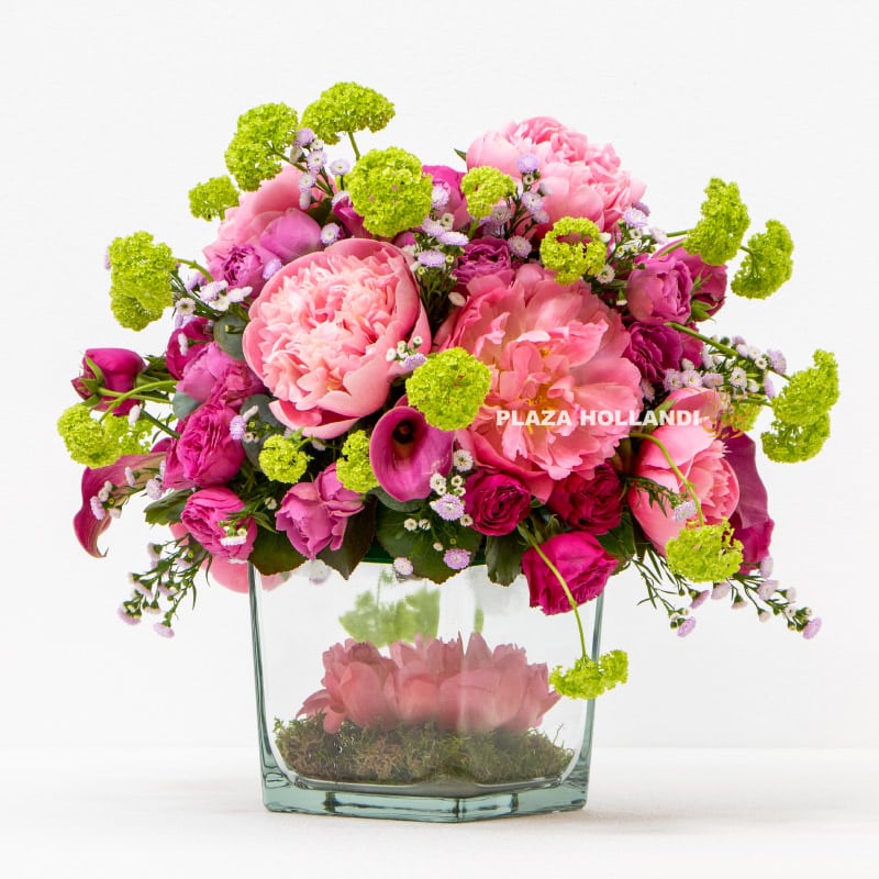 1.3 Dark pink peony design in a glass vase