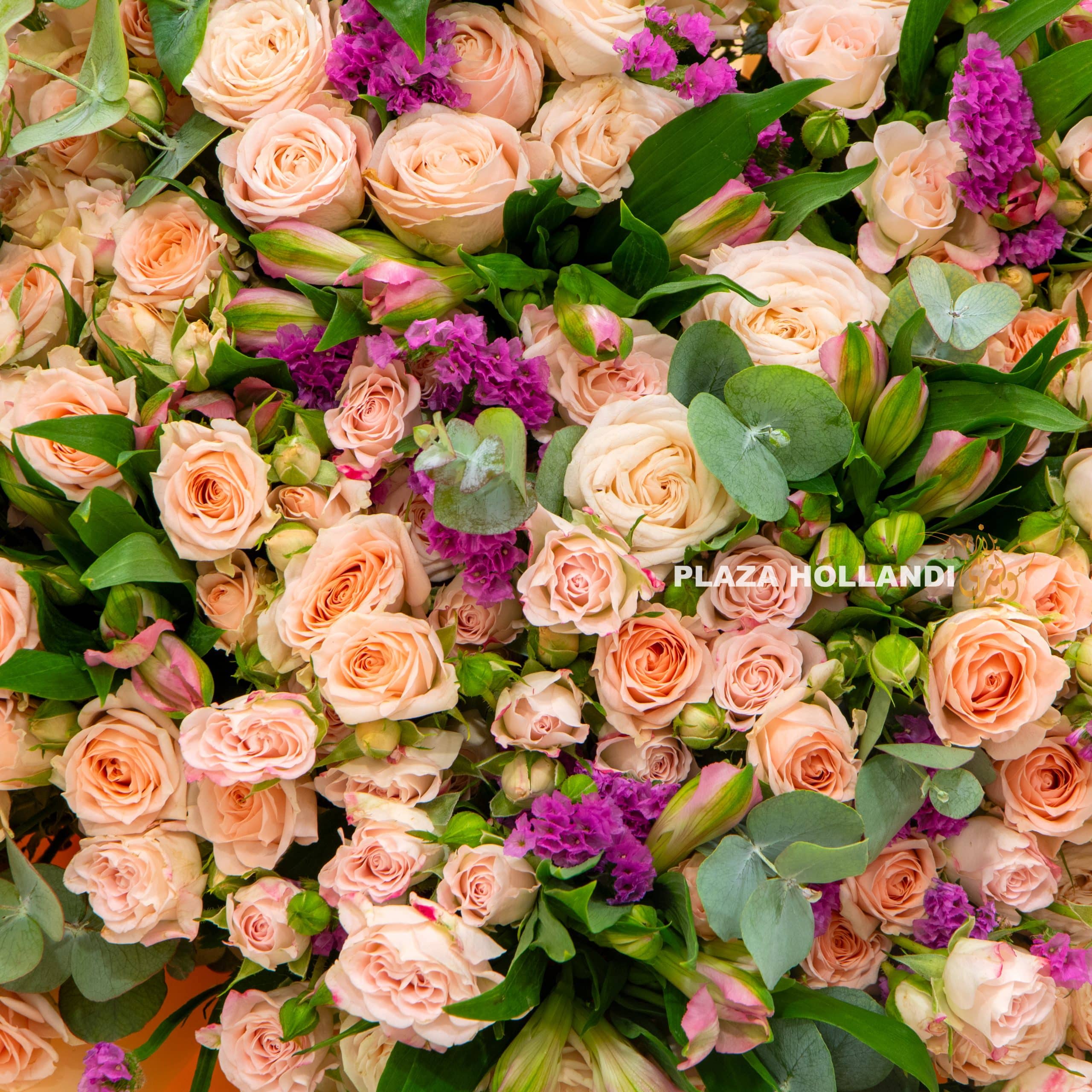 1.4 beautiful big bouquet of spray roses