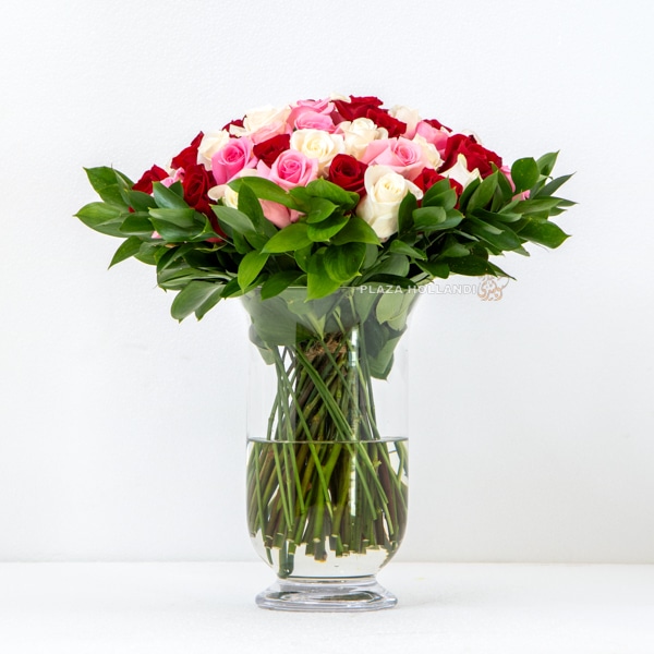 Mixed Colour Roses Bouquet With Glass Vase Mixed Colour Roses Bouquet With Glass Vase