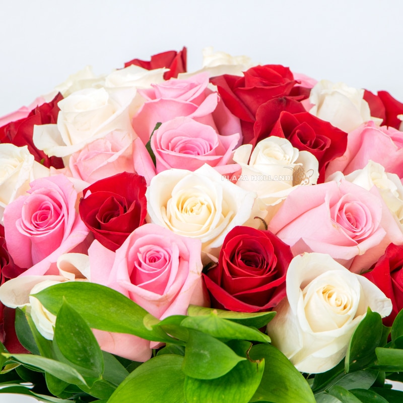 Mixed Colour Roses Bouquet With Glass Vase Mixed Colour Roses Bouquet With Glass Vase
