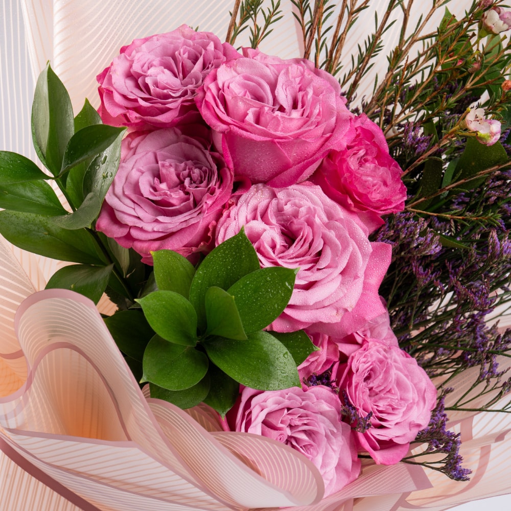 4.2 Ruscus and Rose Symphony