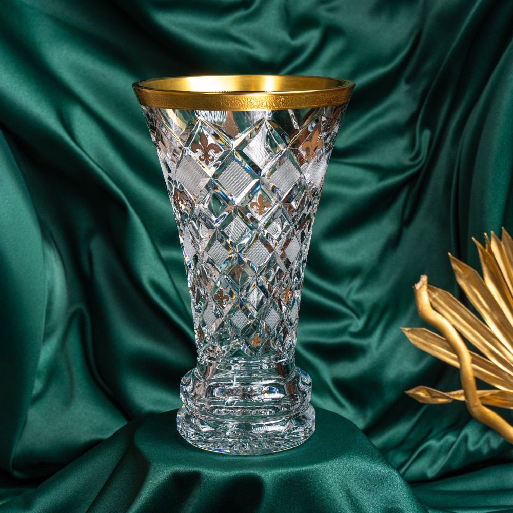 15.2 Luxurious Crystal Vase - Gold Rim & Fleur De Lys Engraving