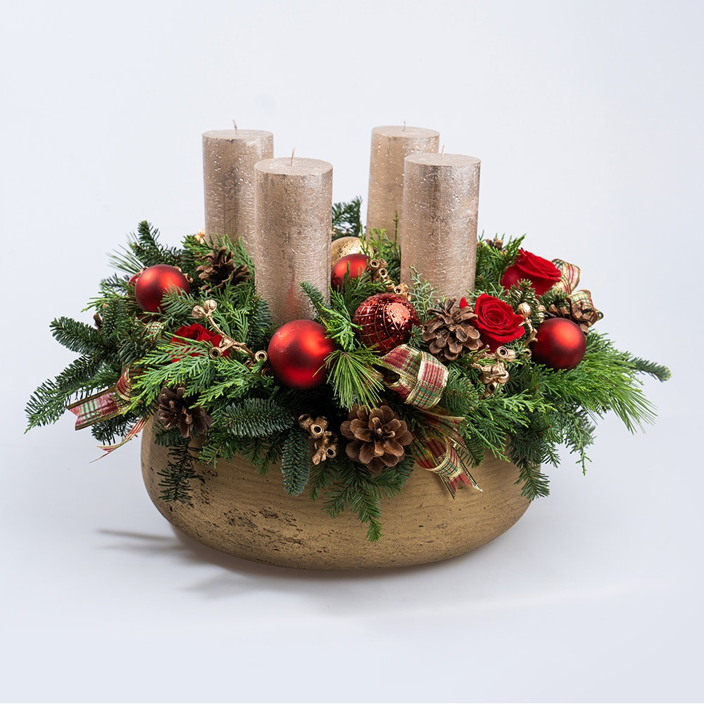 06 Christmas Table Centerpiece with Evergreens & Ornaments