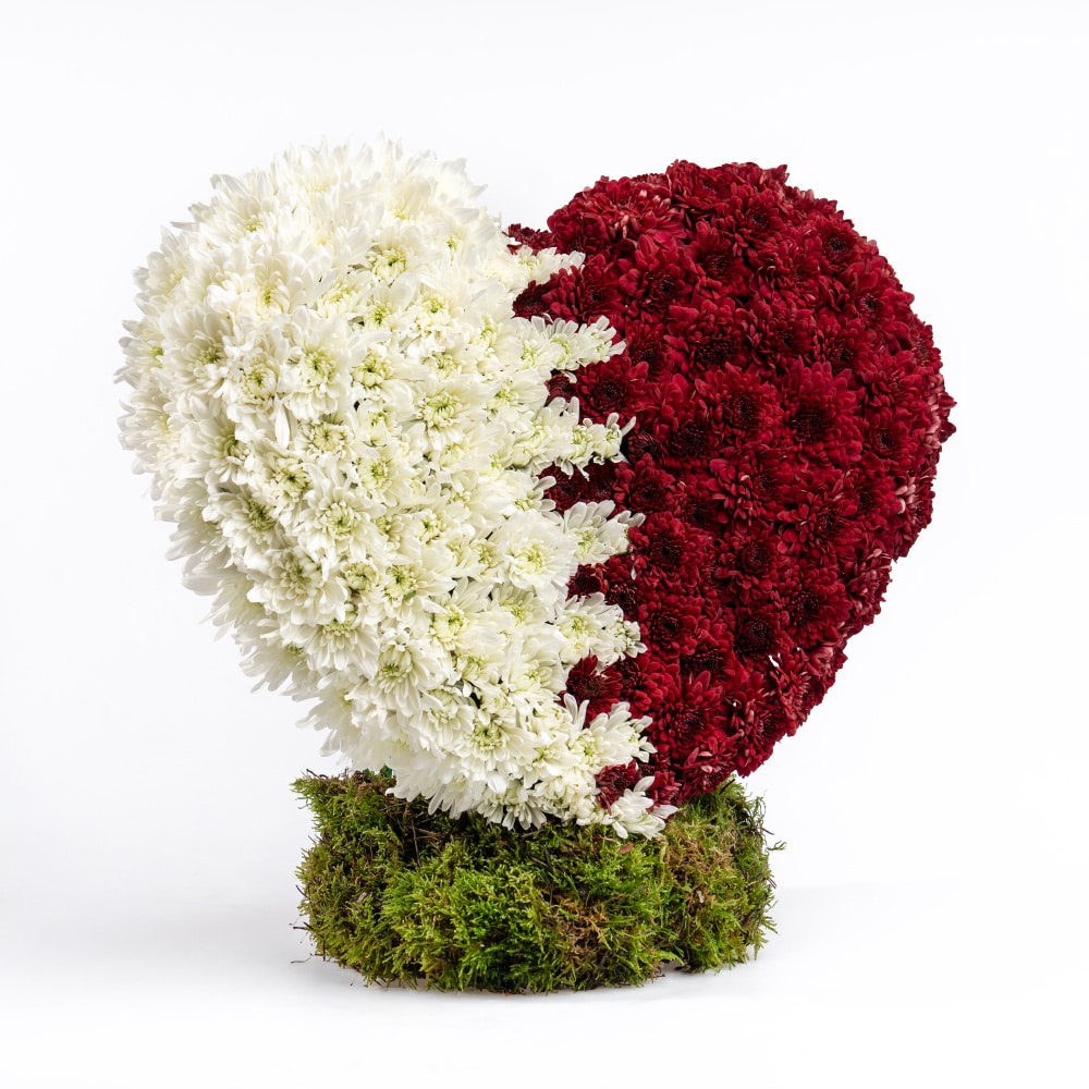 1 Qatar National Day - Heart Shape Flag Arrangement