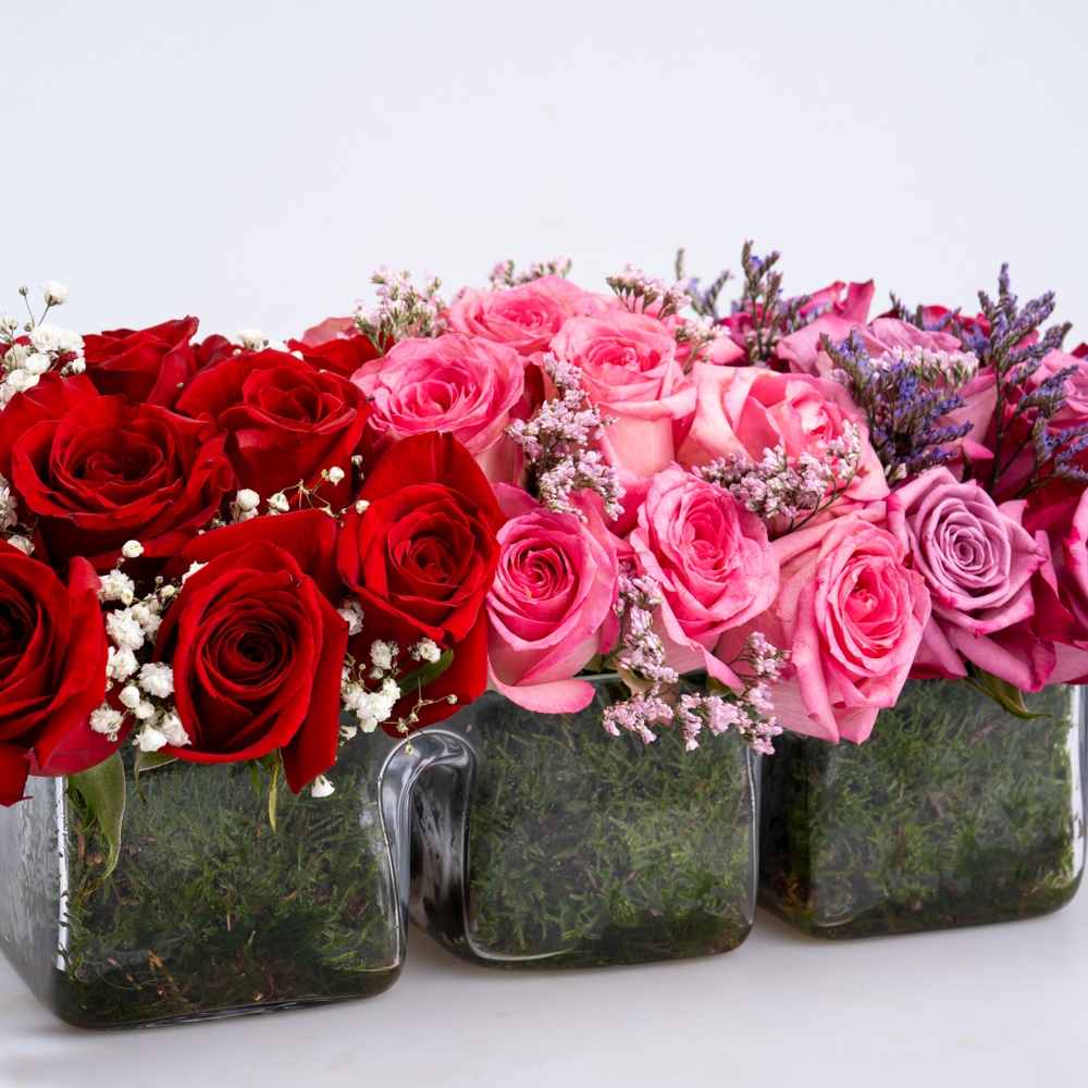 DSC07102-2 Elegant Roses Bouquet with Gypsophila and Limonium