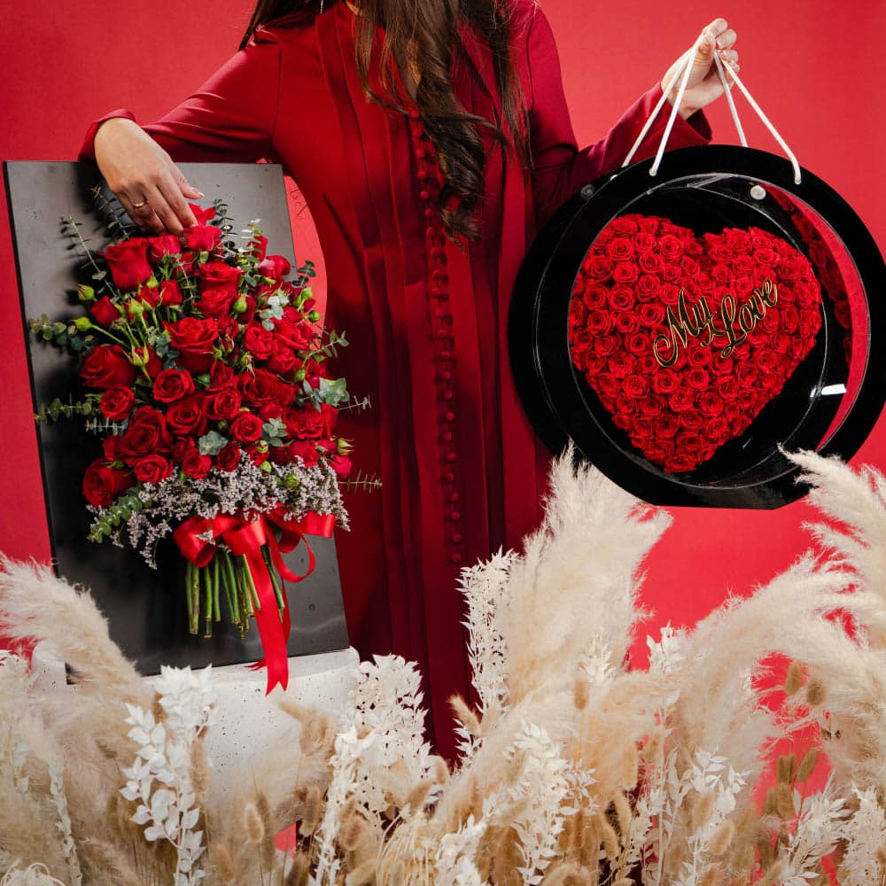 11 "My Love" Preserved Roses in Black Acrylic Valentine's Bag (45 cm)