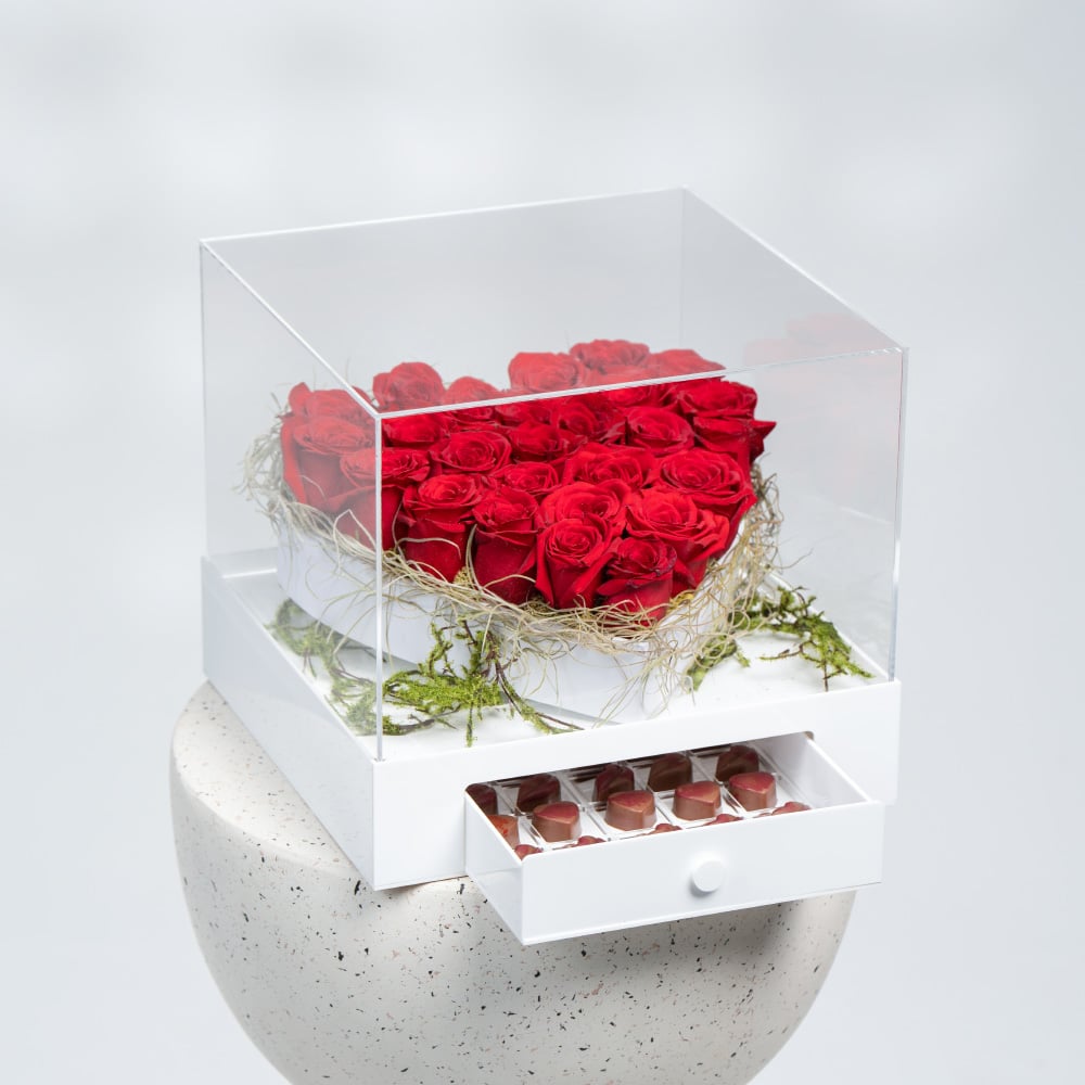A39 a white box of roses and chocolate