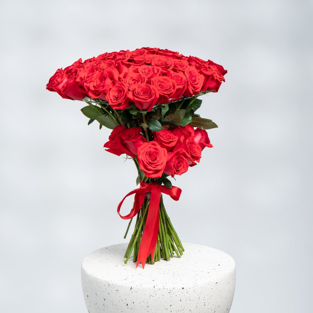 A7 Romantic Heart: Red Roses & Balloon Bouquet (H 50 cm)
