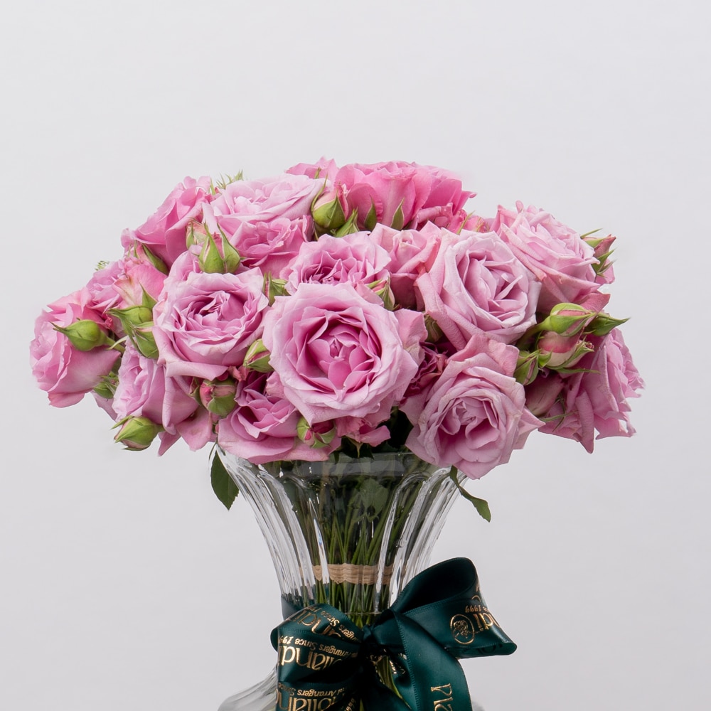 DSC07528-2 Light Purple Spray Roses in Stylish Glass Vase (20 cm)