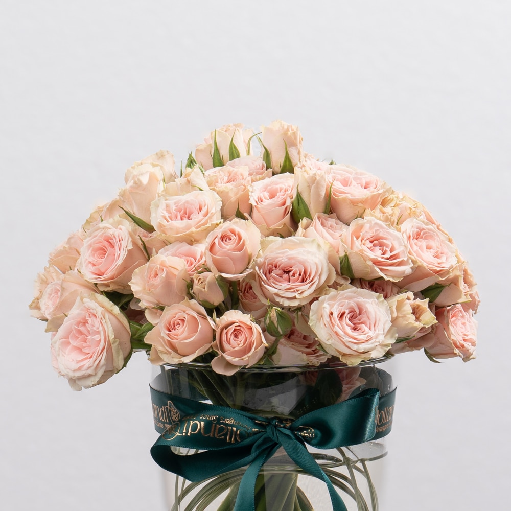 DSC07536-2 Peach Spray Roses in Glass Vase - 20 cm