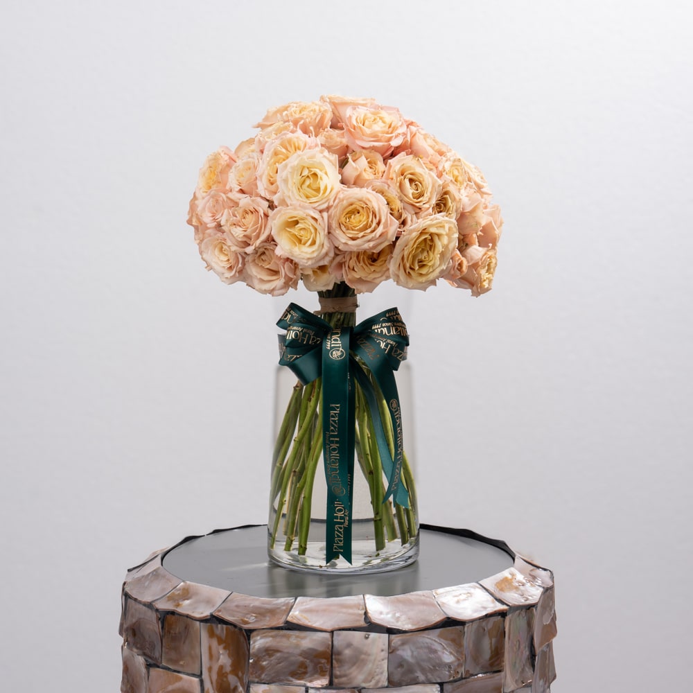 Peach Spray Roses in Stylish Glass Vase (30 cm) Peach Spray Roses in Stylish Glass Vase