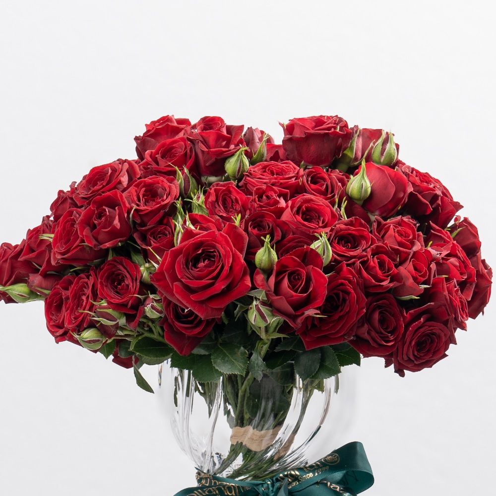 DSC07544-2 Red Spray Roses in Glass Vase - 23 cm