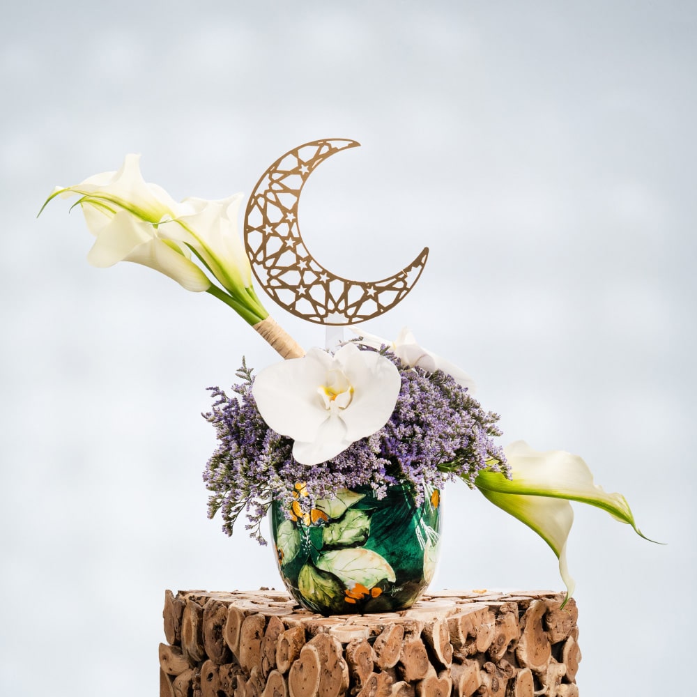 24 White Calla Lilies and Limonium