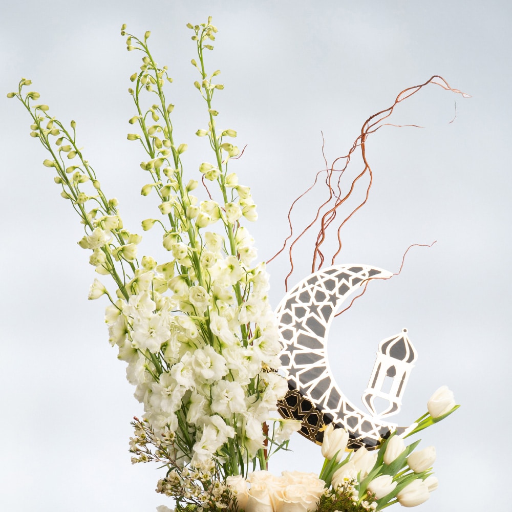 31.2 Peach Spray Roses, green Carnation, peach Gerbera, green Hypericum,Eucalyptus.