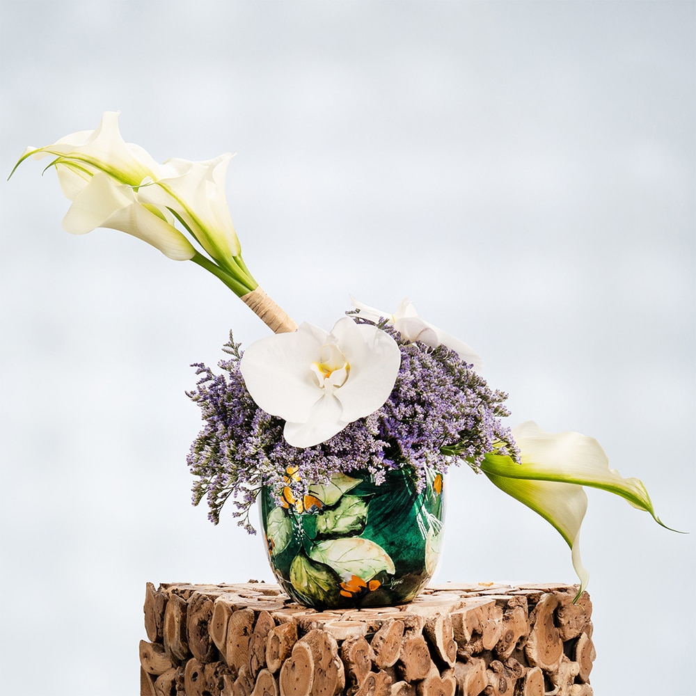 36 Elegant Floral Arrangement with White Calla Lilies, Limonium, White Cymbidium – 40cm