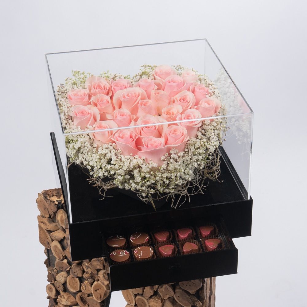 DSC04371 Sweet Harmony: Gypsophila & Pink Roses with Premium Chocolate