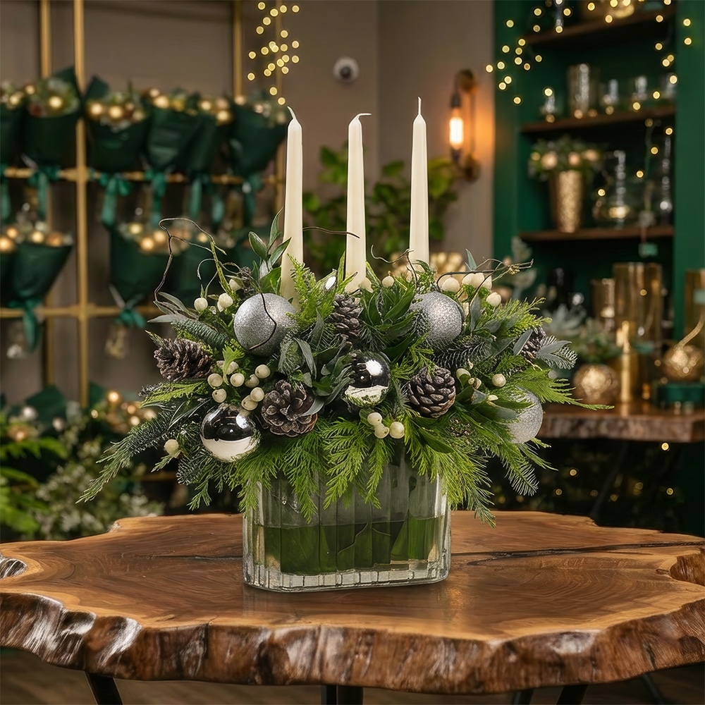 1.3 Christmas Centerpiece with 3 White Candles