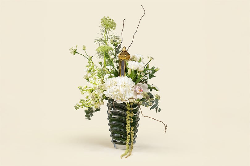 24-2-1.jpg Luxury Hydrangea, Tulips & Cymbidium Floral Arrangement in Glass Vase