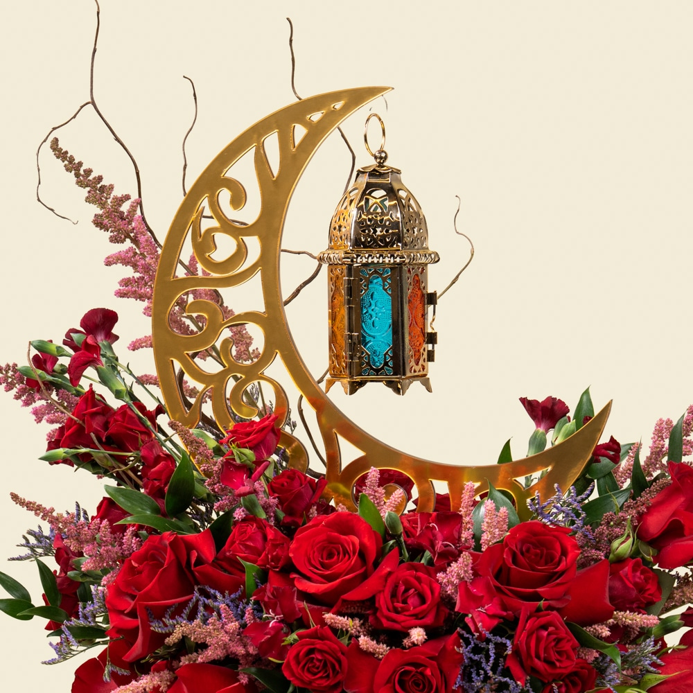 26.2-1.jpg Golden Crescent Moon Rose Arrangement with Lantern