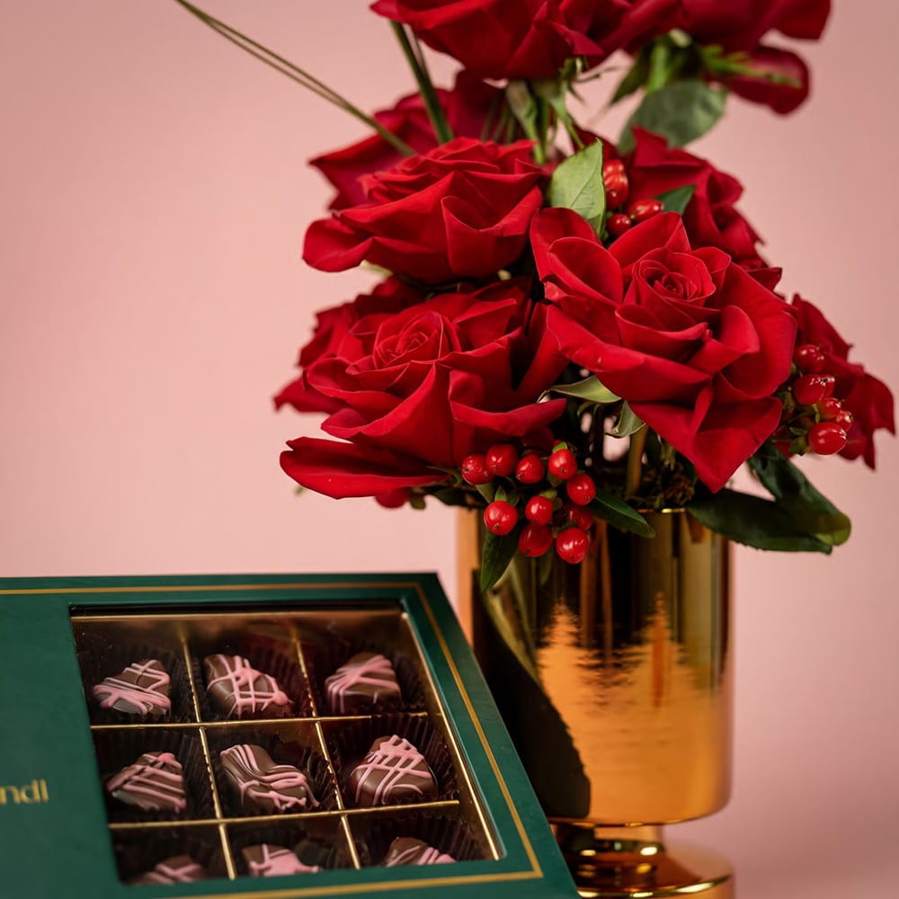 34.2-1.jpg Timeless Love – 10 Roses Vase with Chocolate