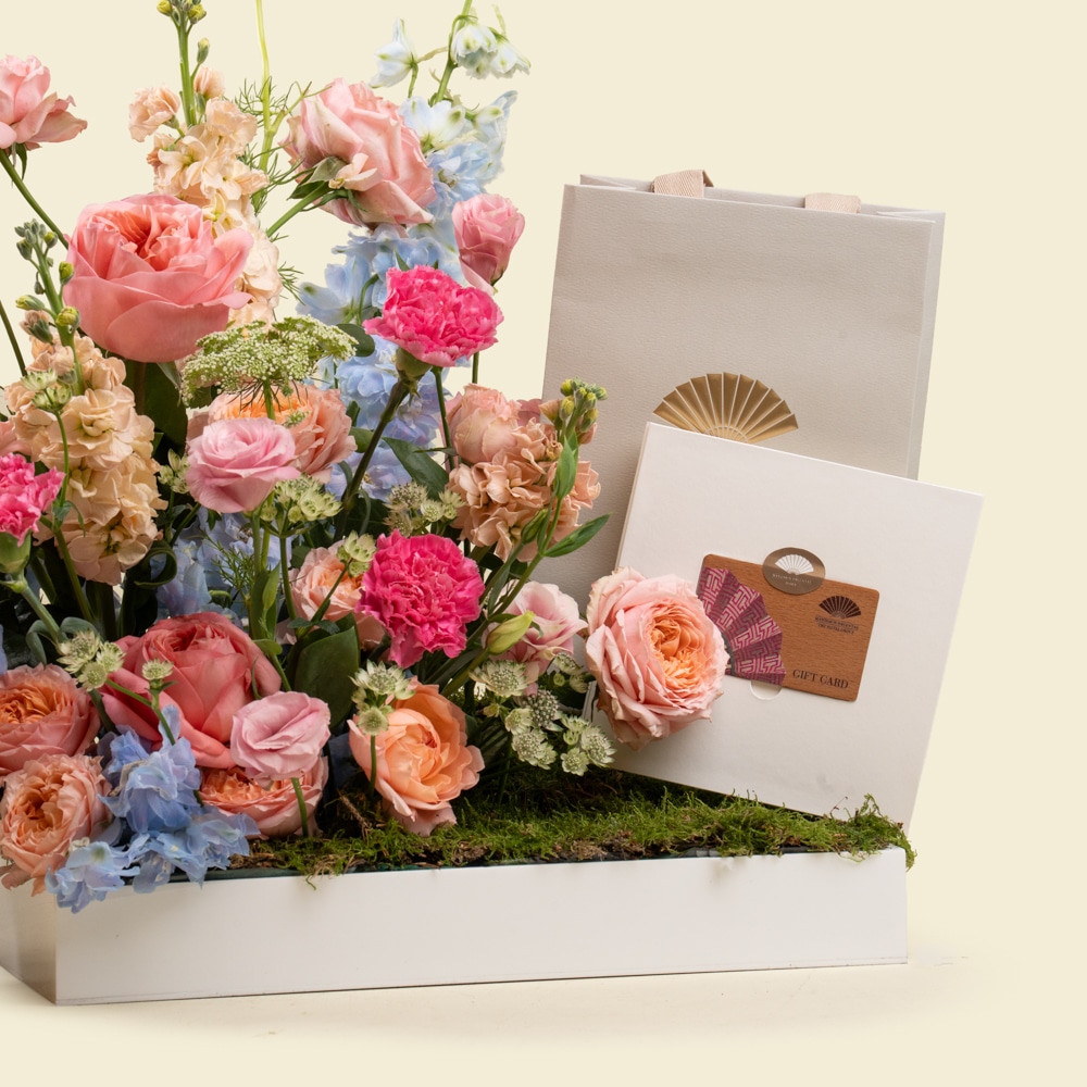 01.1 Luxury Floral Gift with Mandarin Oriental Spa Voucher
