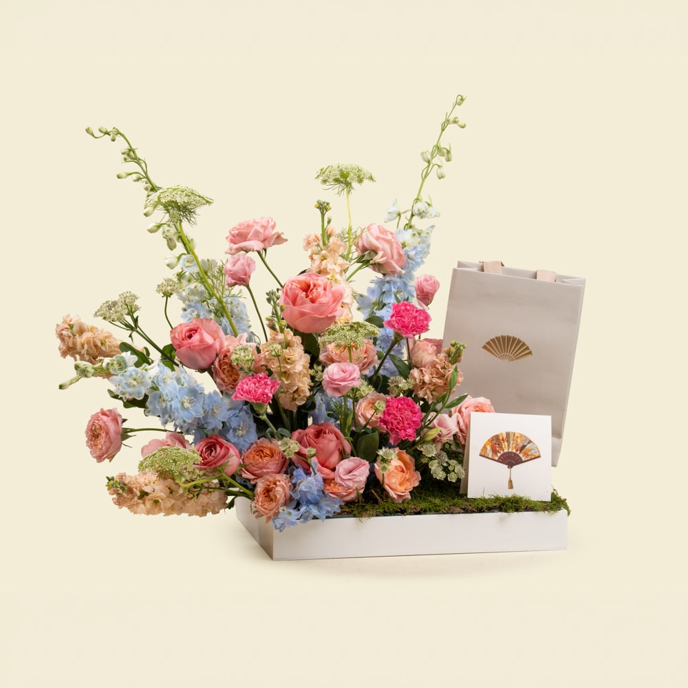 01 Luxury Floral Gift with Mandarin Oriental Spa Voucher – Plaza Hollandi