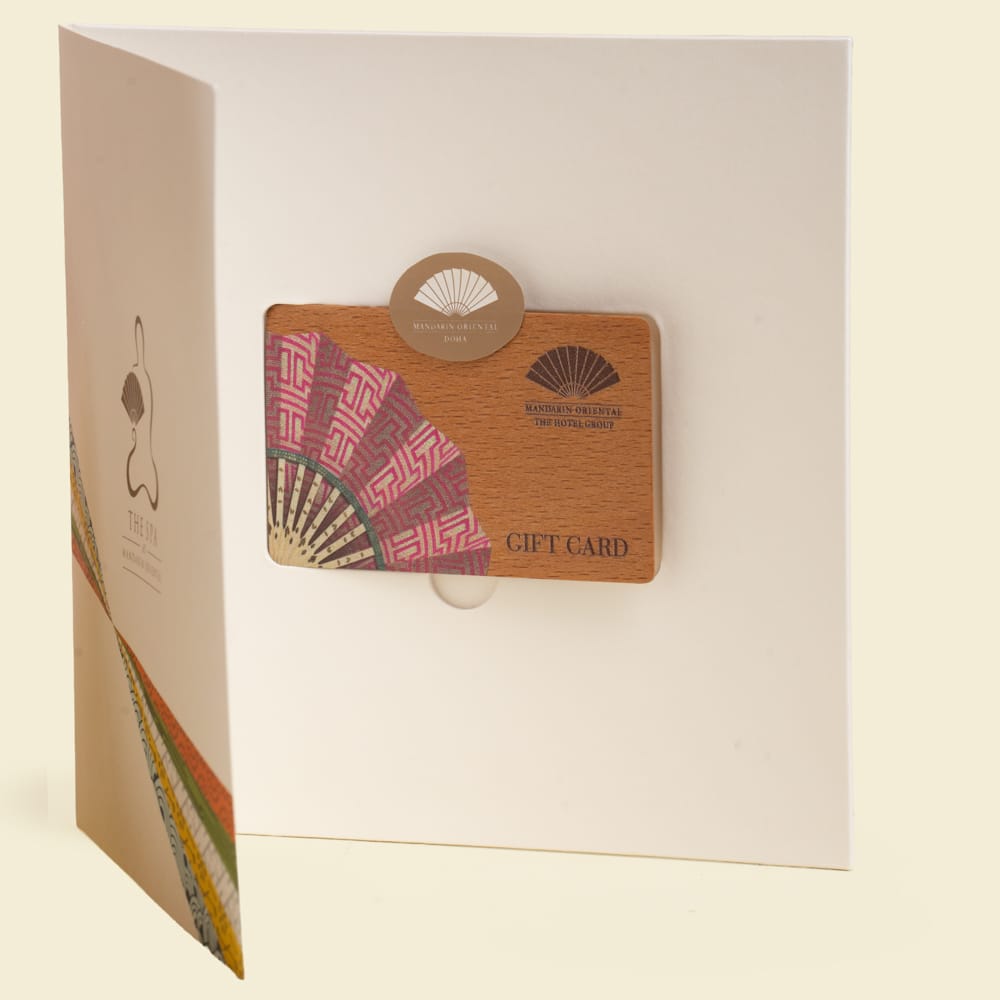 05.1 Luxury Floral Gift with Mandarin Oriental Spa Voucher